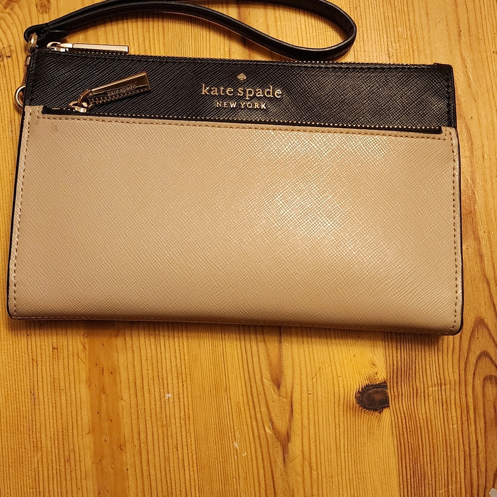 Kate Spade Black and Tan Wristlet